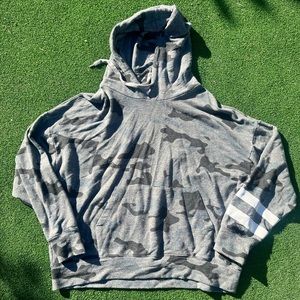 Sundry camo print hoodie size 4 XL